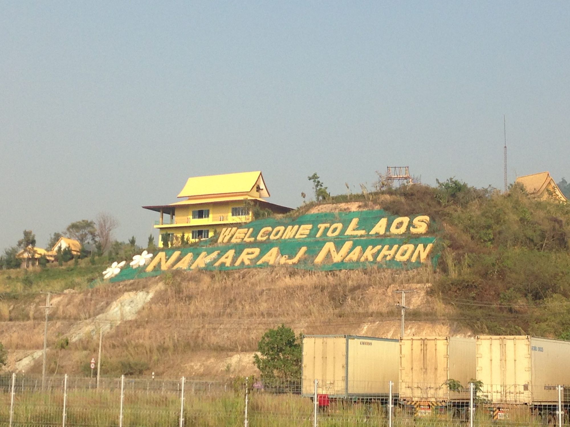 chiang rai day trip to laos